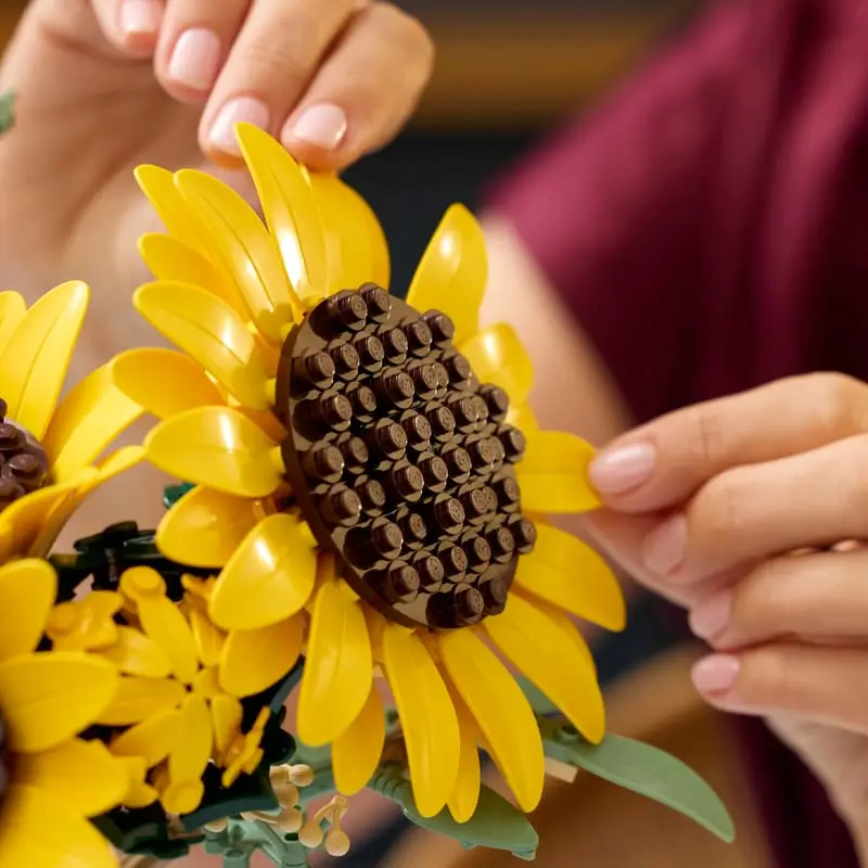 LEGO Sunflower Bouquet 11502 Close Up