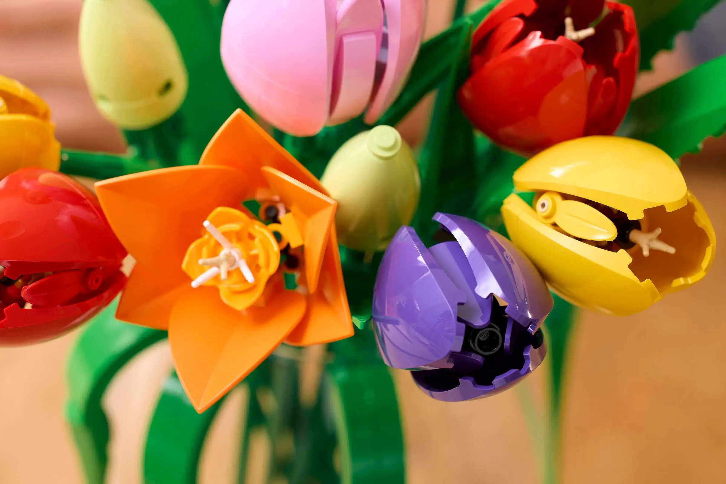 LEGO Tulip Bouquet 11501 Details